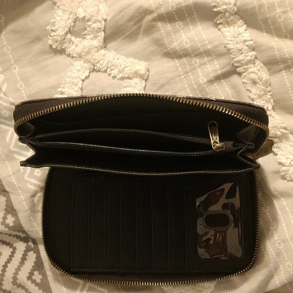 THIRTY-ONE All About the Benjamins large Wallet - Picture 10 of 14